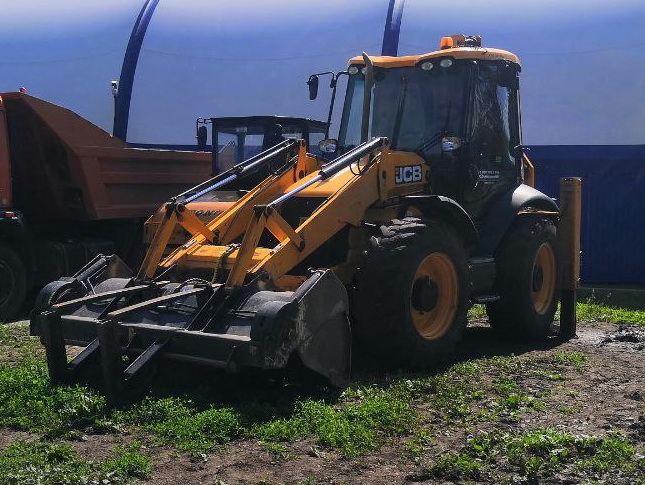 Экскаватор-погрузчик JCB 4CX ECO